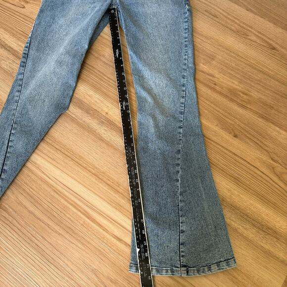 True Religion Women's Denim Joey Midrise Mellow Light Wash Jeans Size 32 - Picture 8 of 14